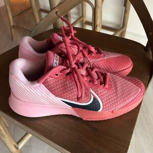 Nike Women's Vapor Pro Tennis Shoes